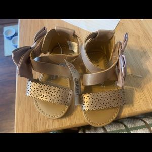 NWT girls sandals size 4